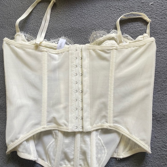 Urban Outfitters Out from under Modern lace corset cream/white - Picture 6 of 12
